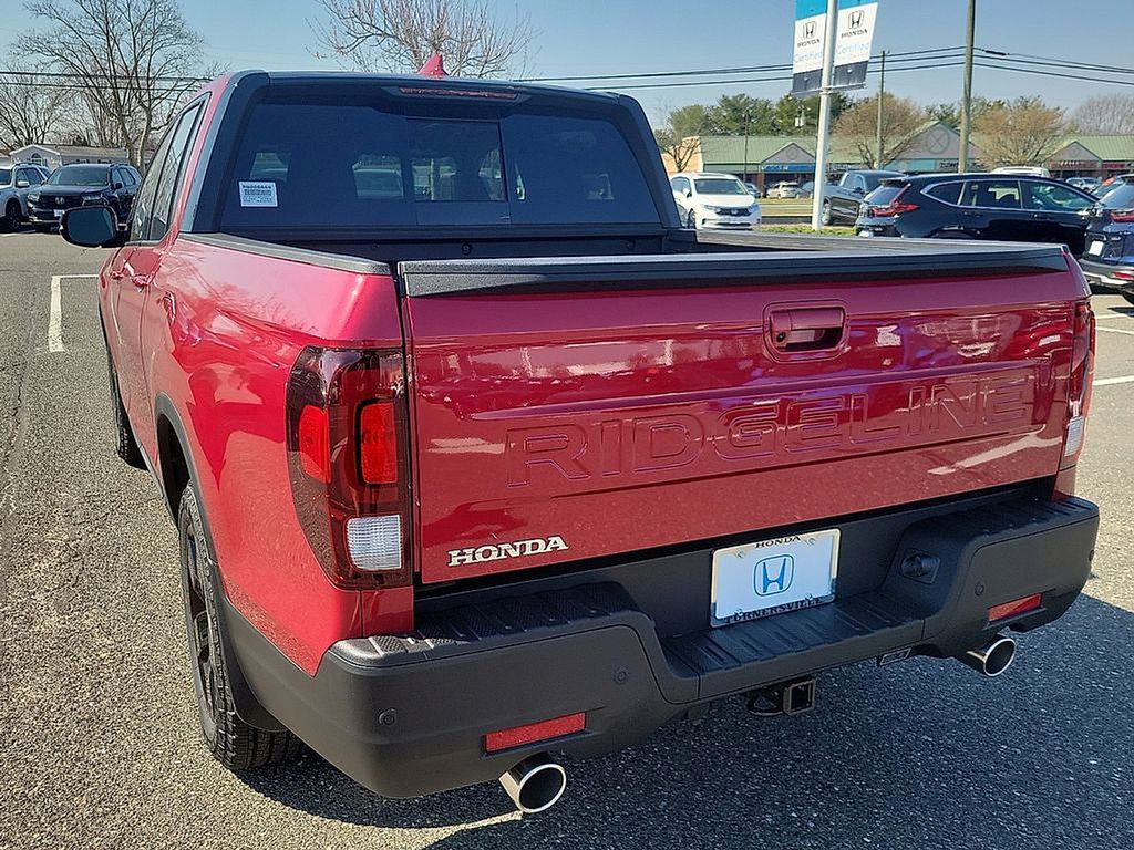 2025 Honda Ridgeline Black Edition 3