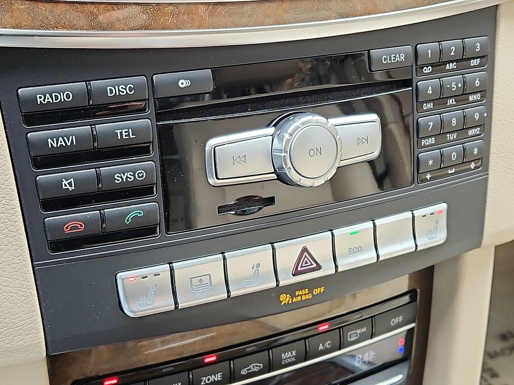 Thumbnail: 2014 Mercedes-Benz E-Class - 17