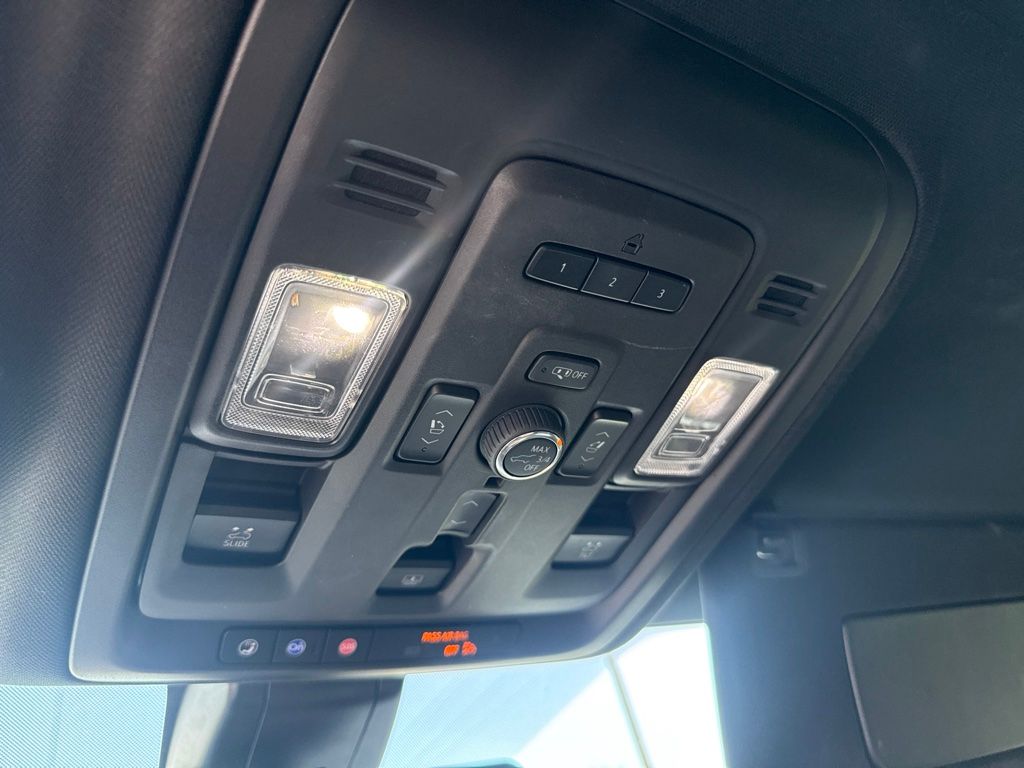 Used 2022 Summit White GMC Denali image 15
