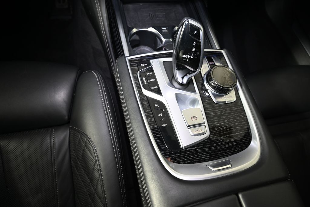 Thumbnail: 2020 BMW 7 Series - 19