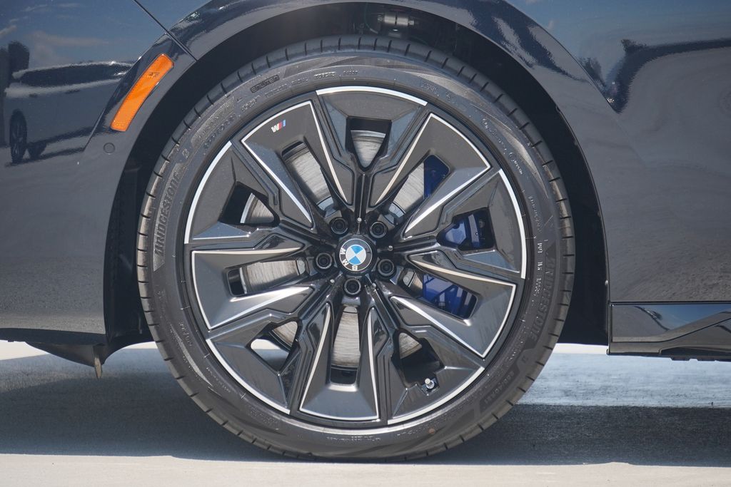 2025 BMW 7 Series 760i xDrive 5