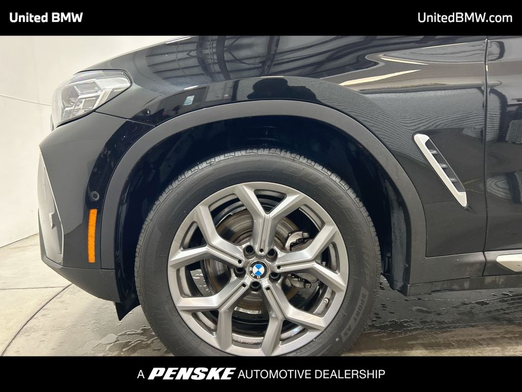 Thumbnail: 2025 BMW X4 - 10