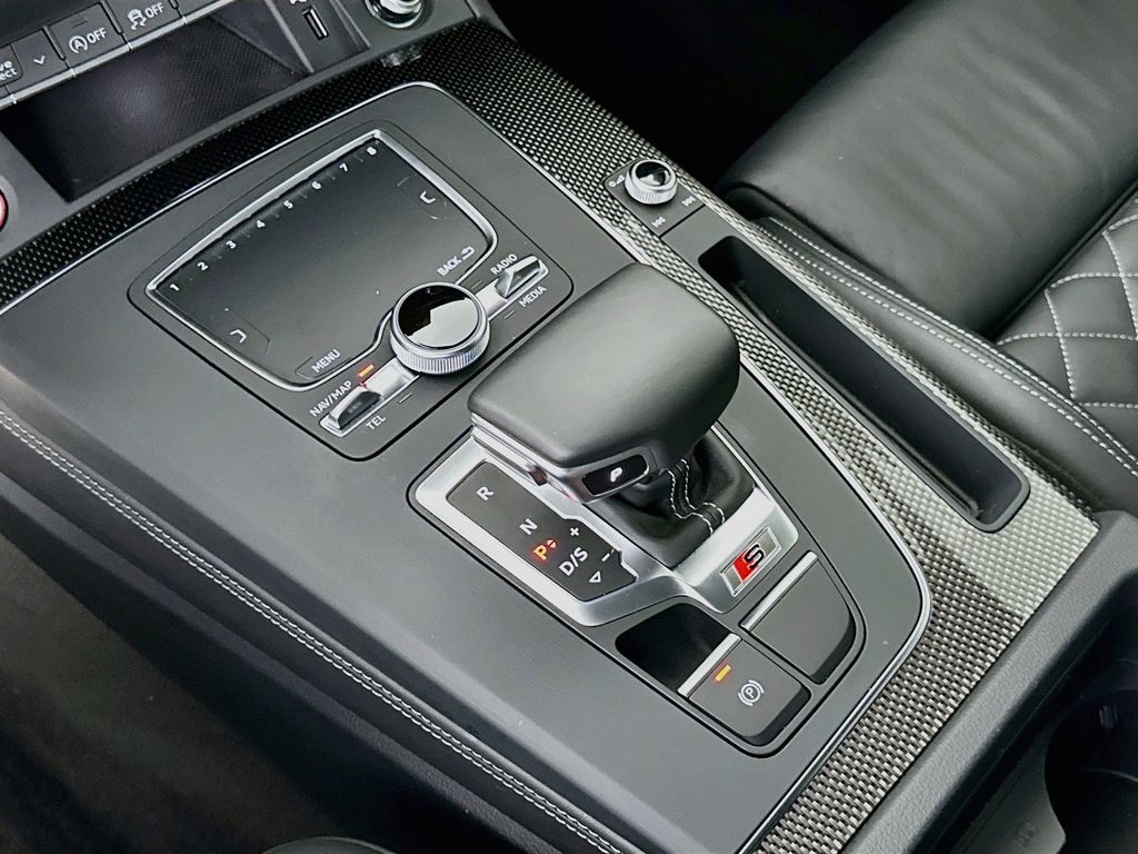 Thumbnail: 2019 Audi SQ5 - 17