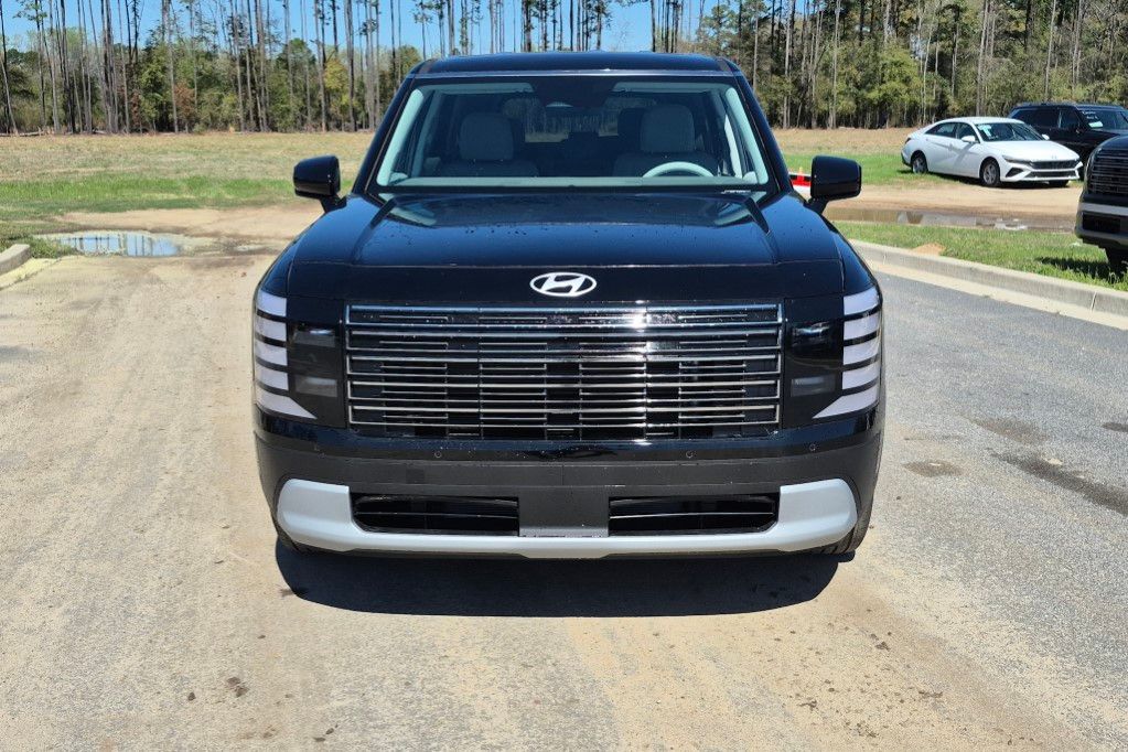 New 2026 Black Hyundai SE image 2