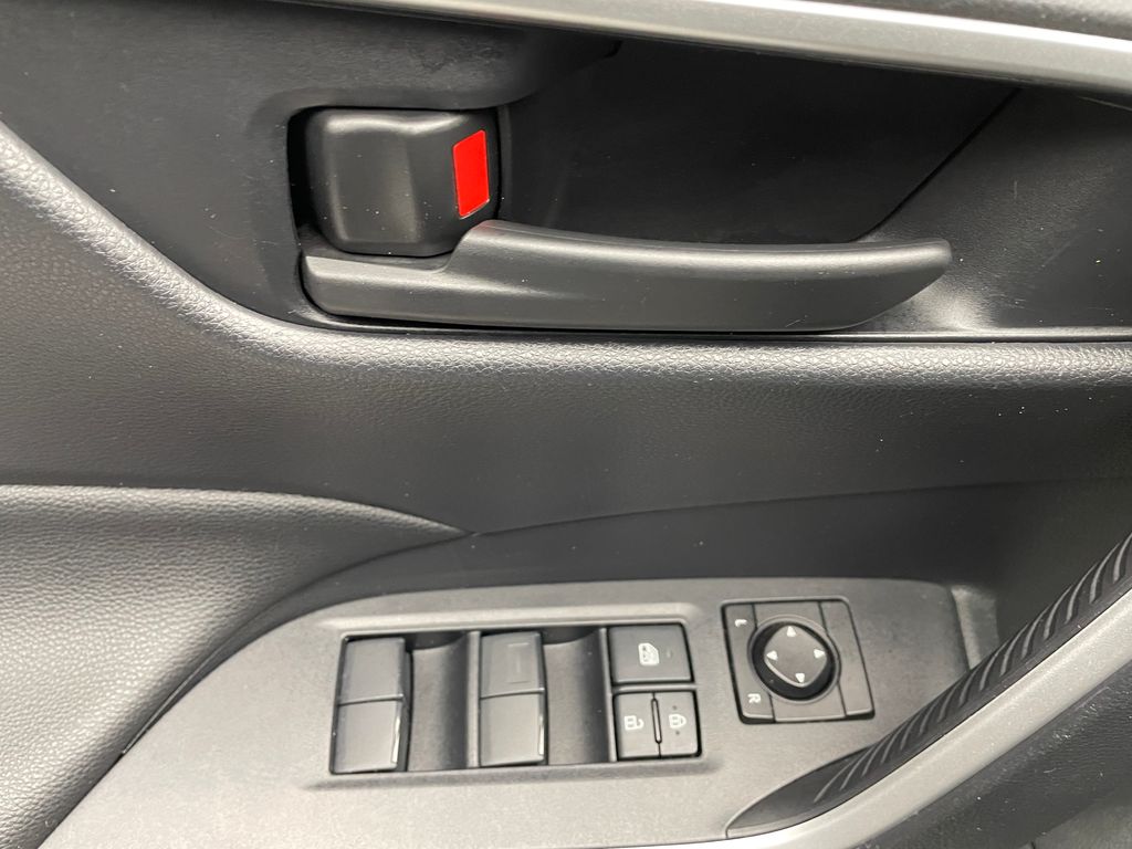 Thumbnail: 2022 Toyota RAV4 - 10