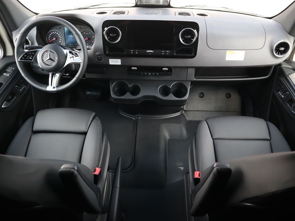 2025 Mercedes-Benz Sprinter 2500 14