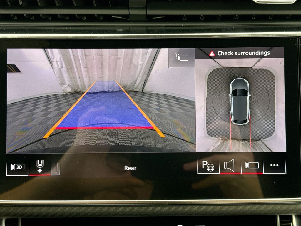 Thumbnail: 2026 Audi Q8 - 15