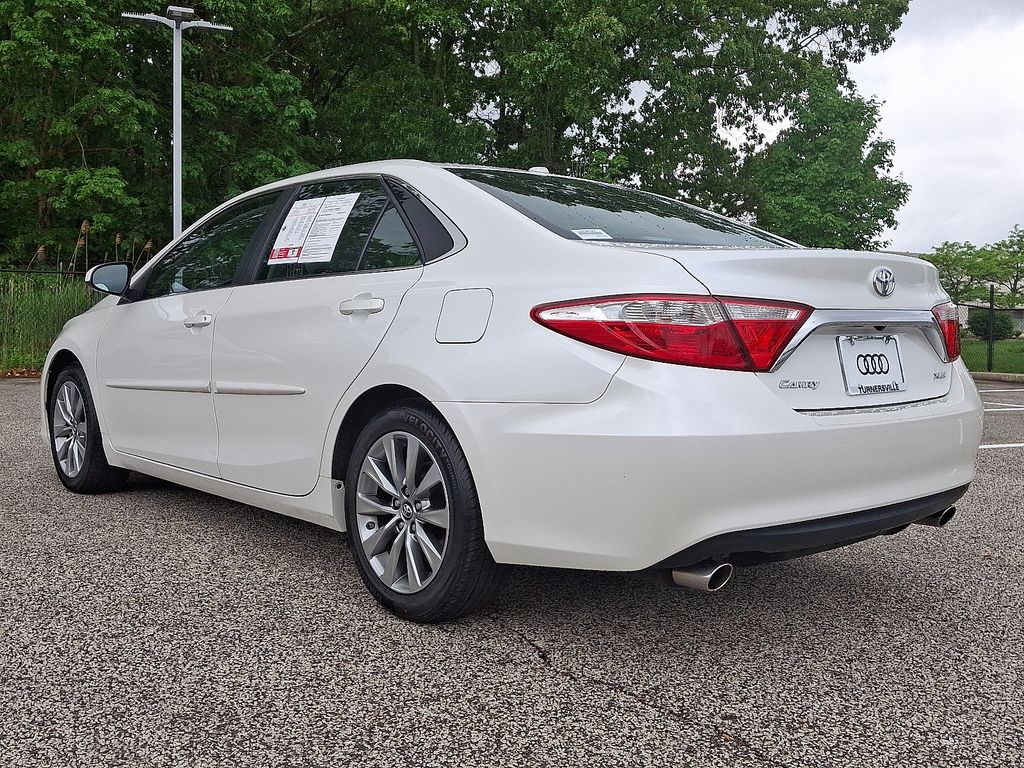 2017 Toyota Camry XLE 4