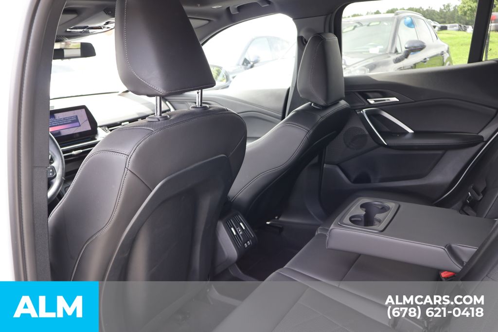 Used 2025 White BMW xDrive28i image 18