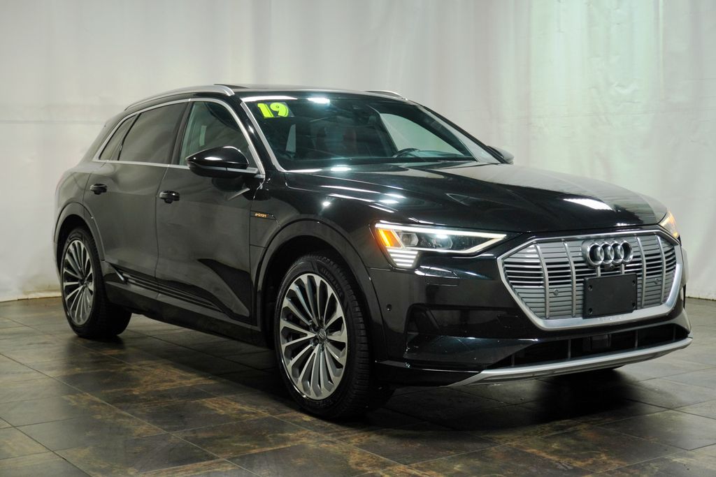 2019 Audi e-tron Prestige