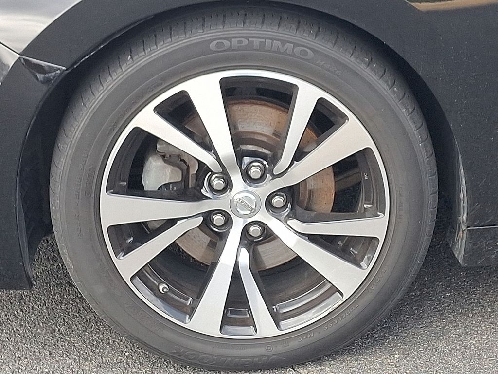 Thumbnail: 2017 Nissan Maxima - 8