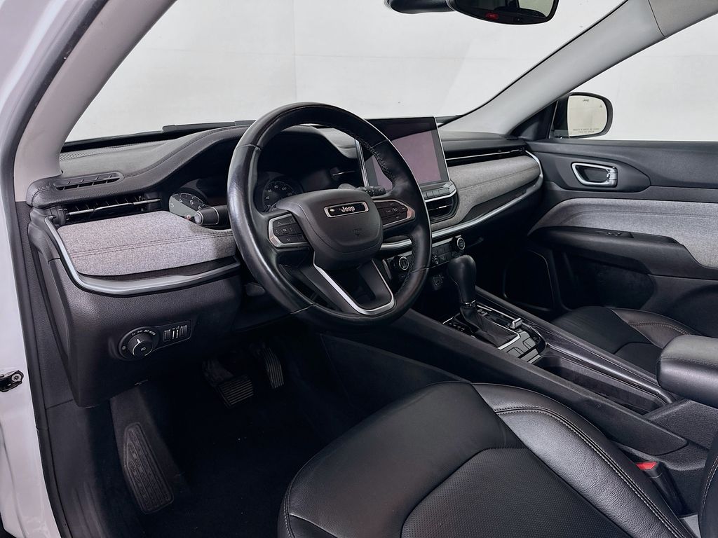 Thumbnail: 2022 Jeep Compass - 9