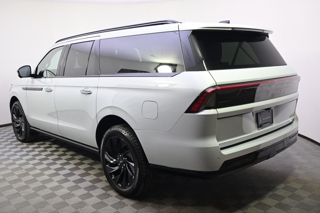 New 2025 White Lincoln Reserve image 3