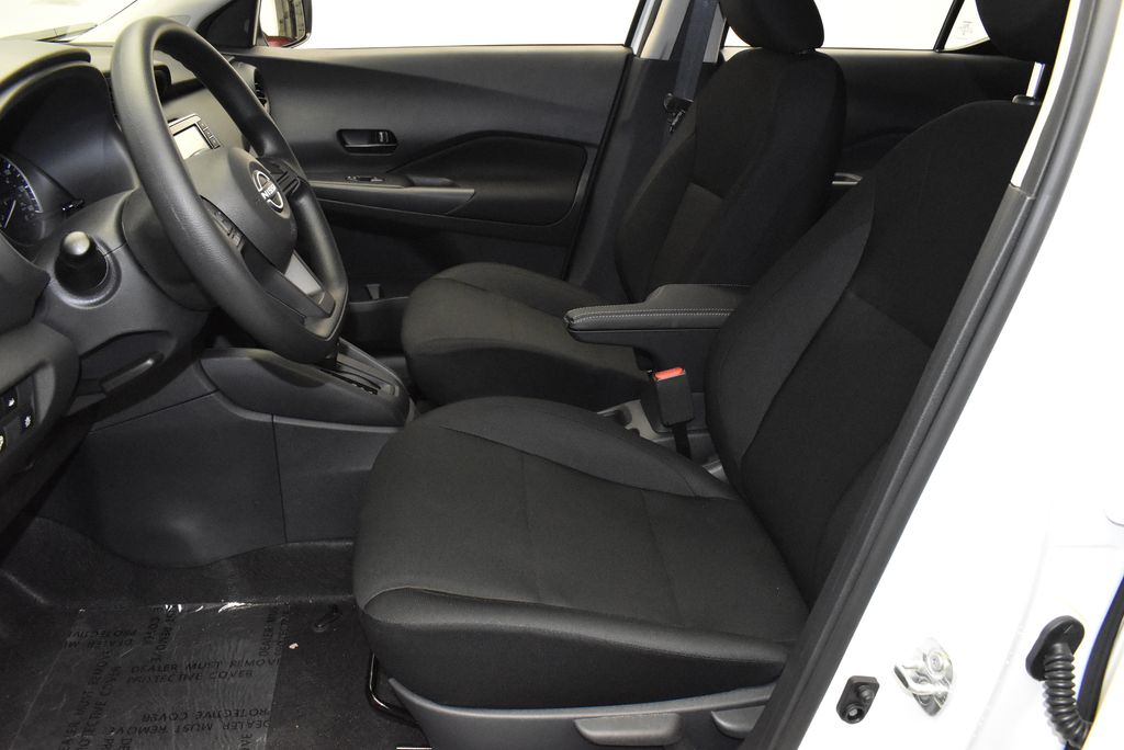 Thumbnail: 2025 Nissan Kicks - 11