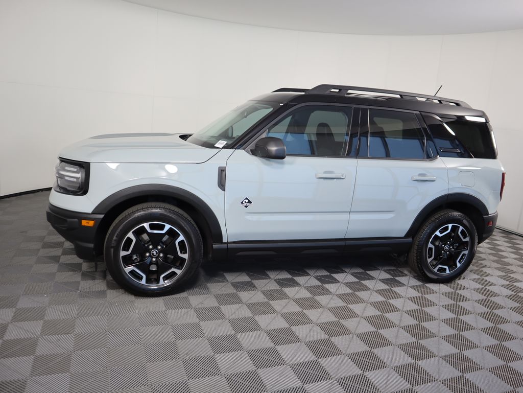 Thumbnail: 2022 Ford Bronco Sport - 8