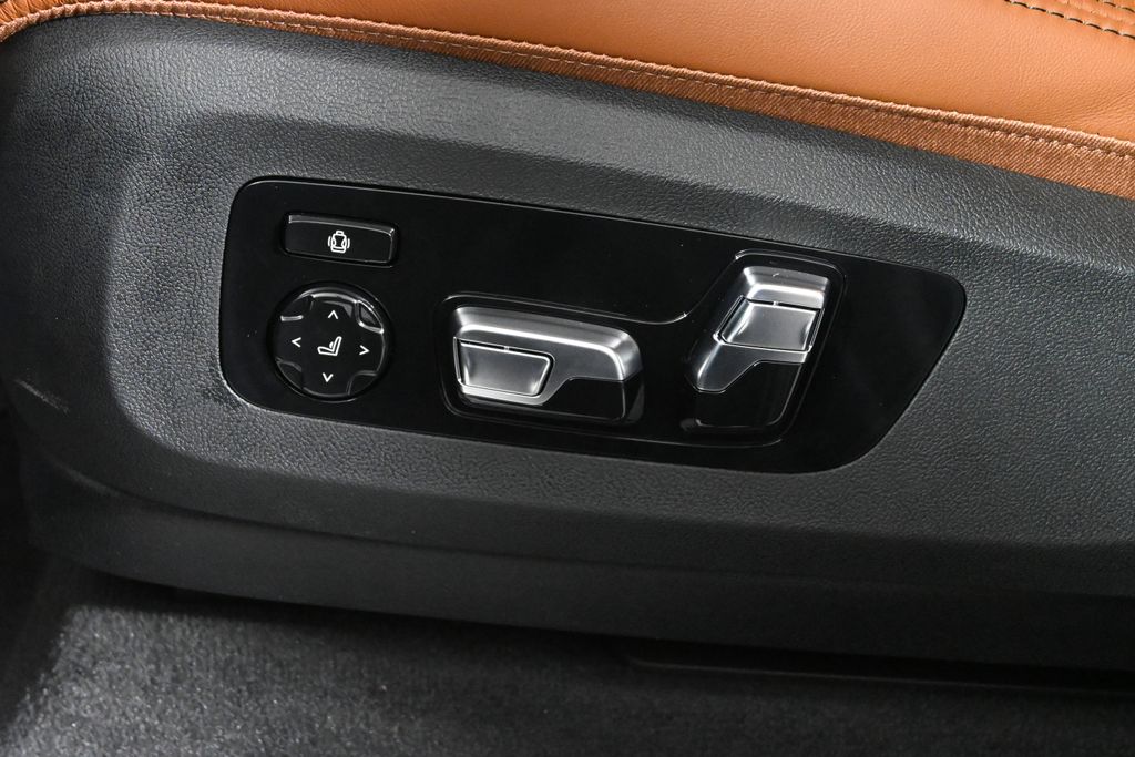 Thumbnail: 2026 BMW X7 - 27