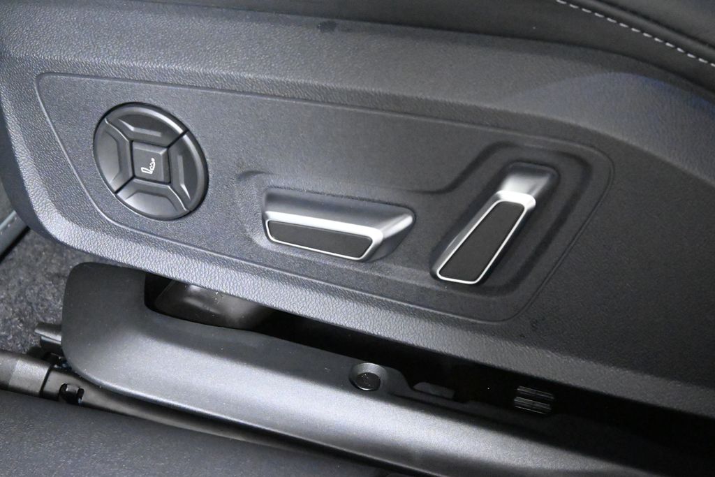 Thumbnail: 2025 Audi S5 - 29