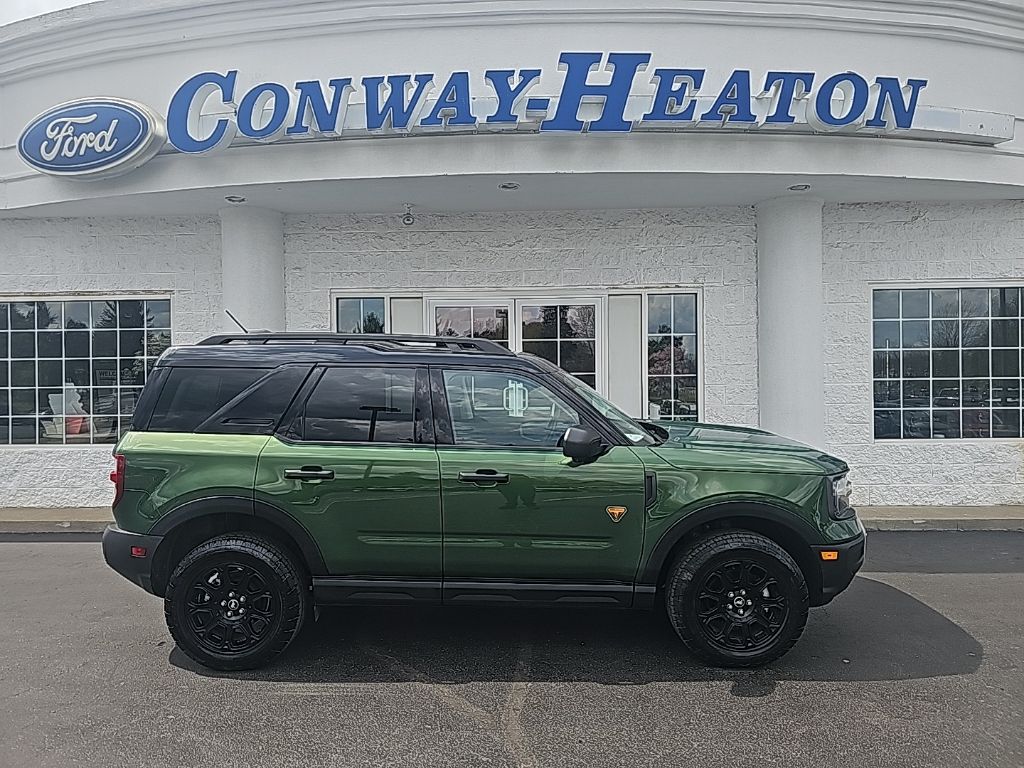 View vehicle photo 2