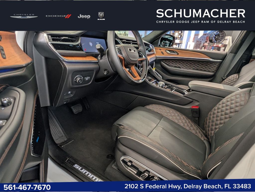 new 2025 Jeep Grand Cherokee car, priced at $71,575