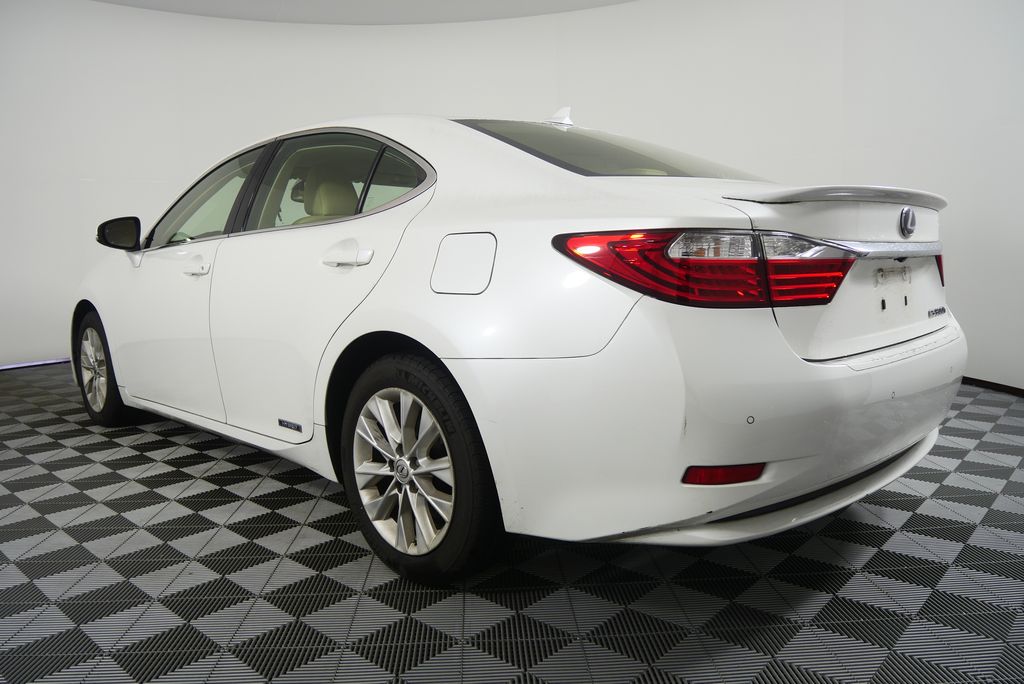 Thumbnail: 2013 Lexus ES - 5