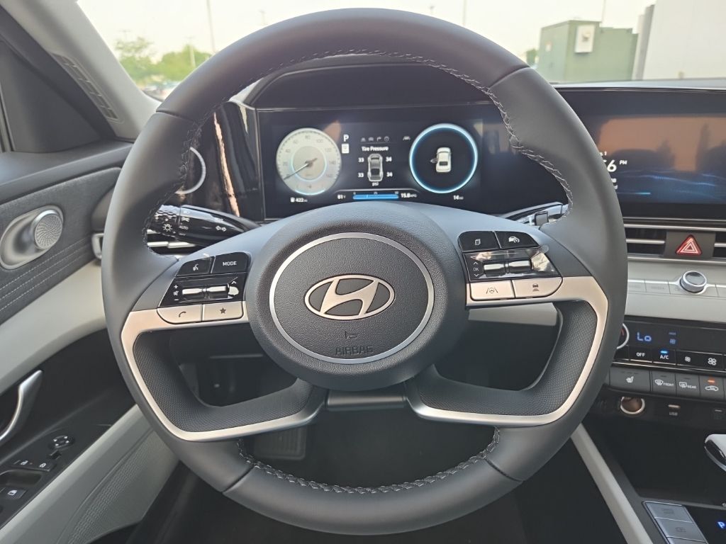 Thumbnail: 2025 Hyundai Elantra - 25