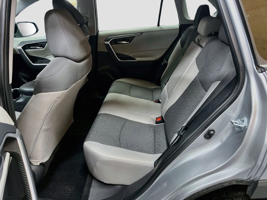 Used 2025 Silver Sky Metallic Toyota XLE image 23