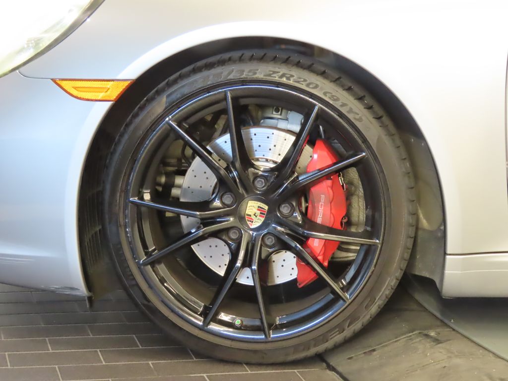 Thumbnail: 2017 Porsche 911 - 19