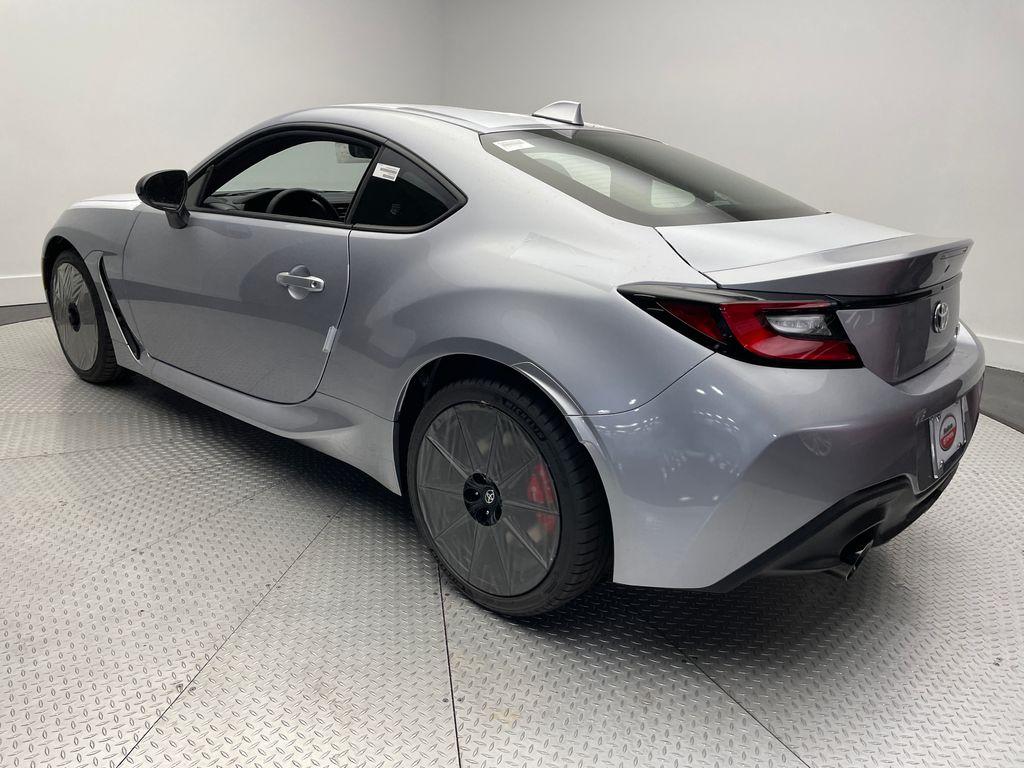 Thumbnail: 2025 Toyota GR86 - 6