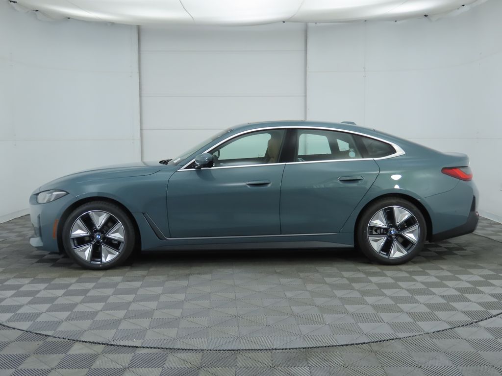 Thumbnail: 2025 BMW i4 - 8