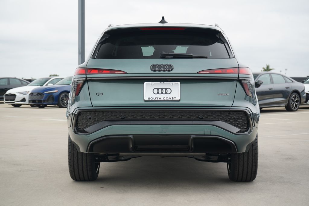Thumbnail: 2026 Audi Q3 - 4