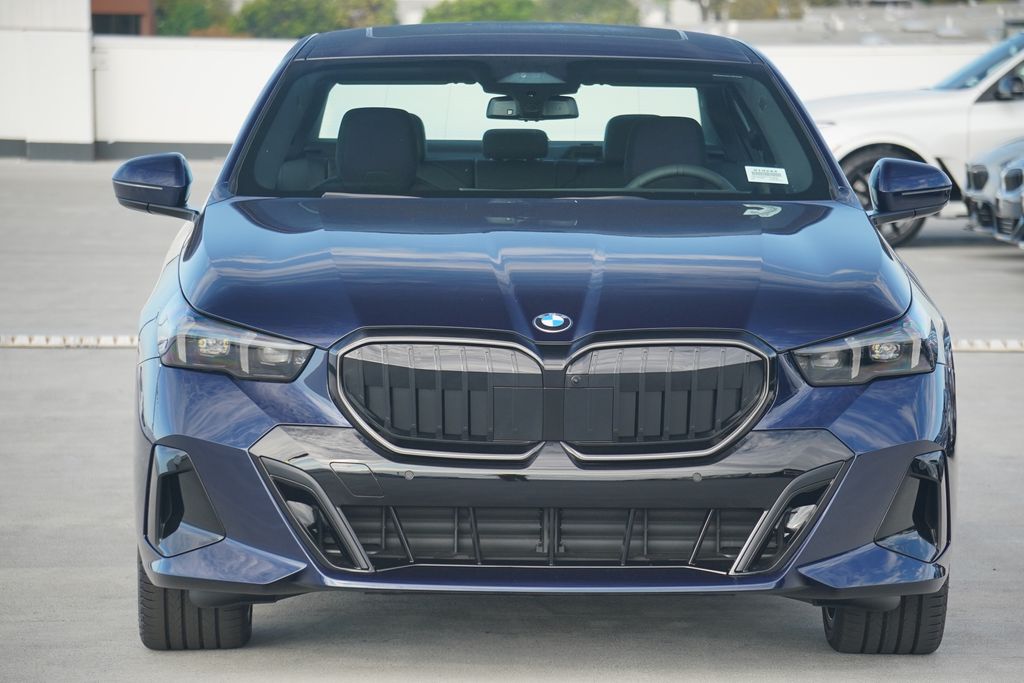 Thumbnail: 2026 BMW 5 Series - 2
