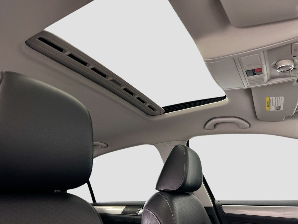 Thumbnail: 2018 Volkswagen Jetta - 16