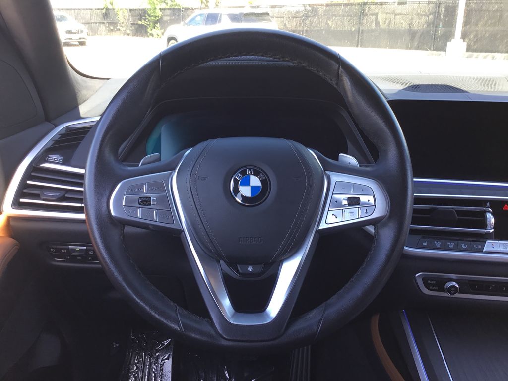 Thumbnail: 2022 BMW X7 - 21