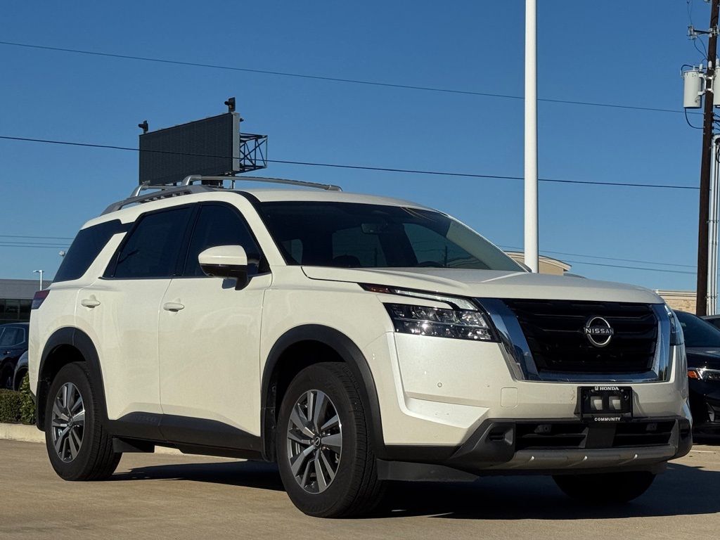 2024 Nissan Pathfinder SL - 11