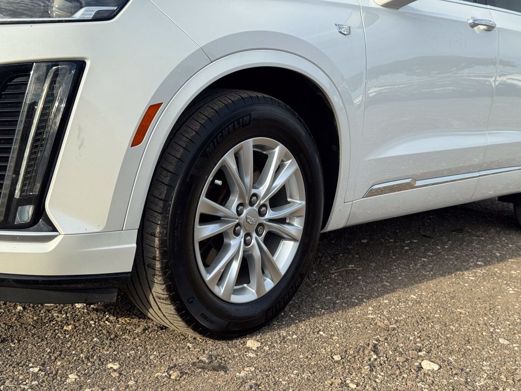 2023 Cadillac XT6 Luxury White at Monument Chevrolet