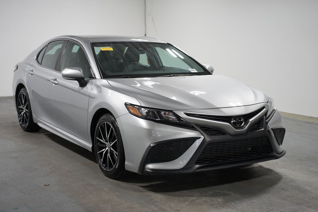 2023 Toyota Camry SE 3