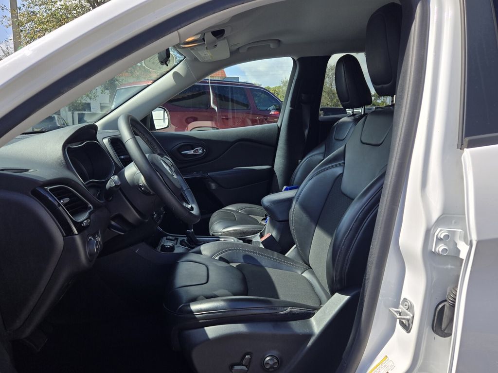 used 2020 Jeep Cherokee car, priced at $17,477