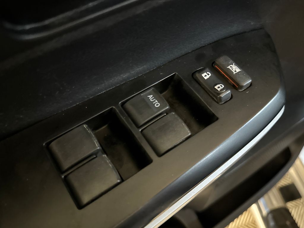 Used 2014 Silver Toyota Limited image 18