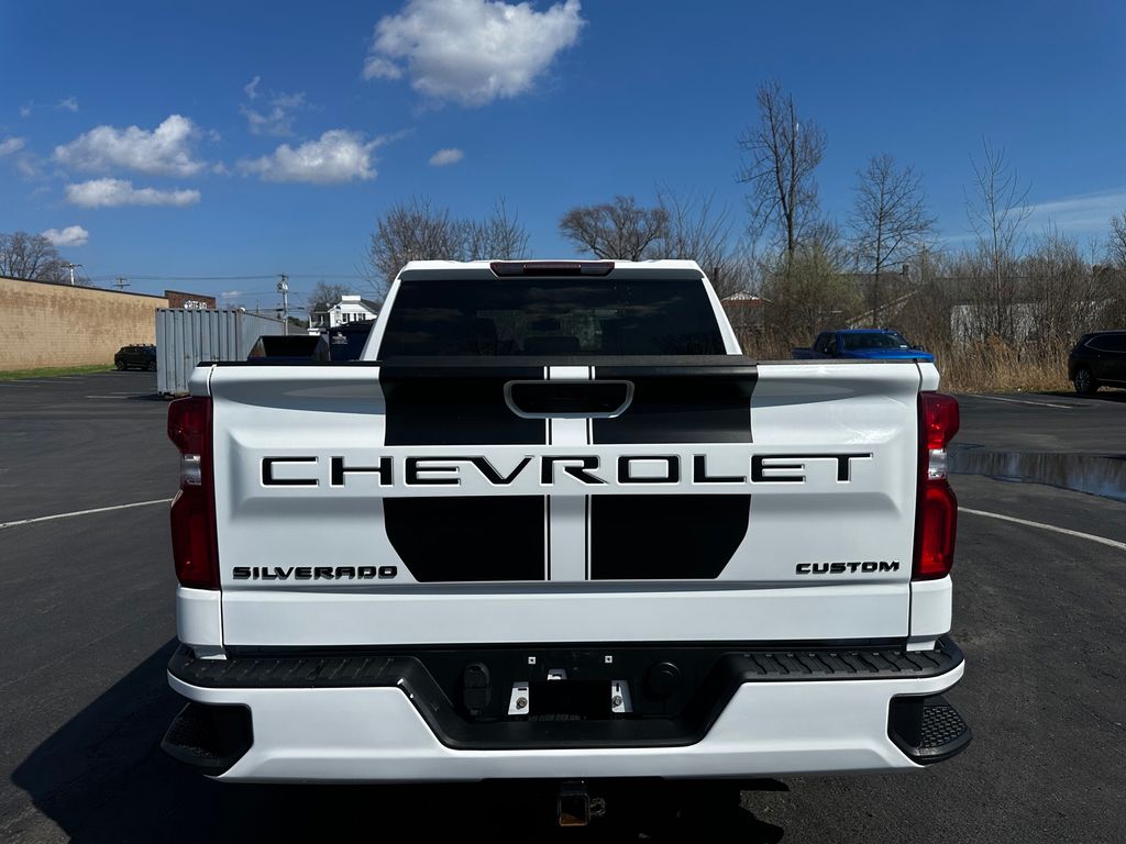 View vehicle photo 5