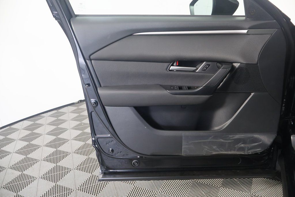 2025 Mazda CX-50  7