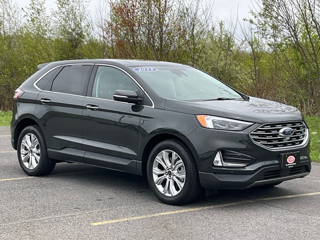 2023 Ford Edge Titanium