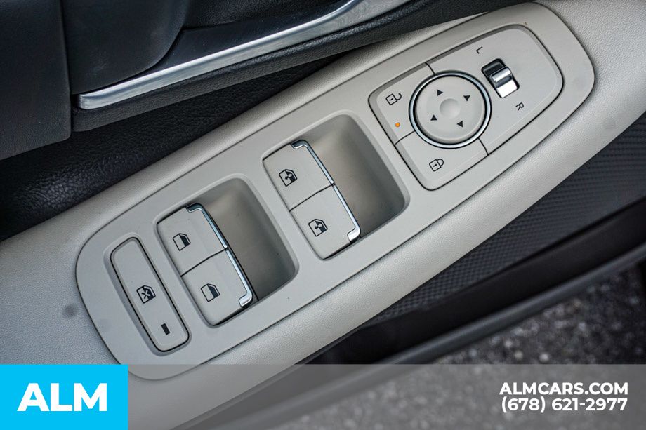Used 2024 Silver Hyundai SEL image 47