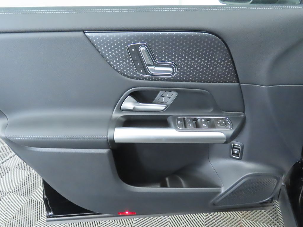 Thumbnail: 2025 Mercedes-Benz GLA - 24