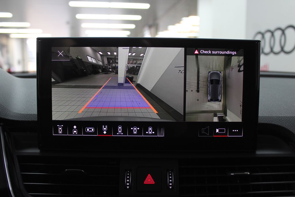 Thumbnail: 2022 Audi Q5 - 22