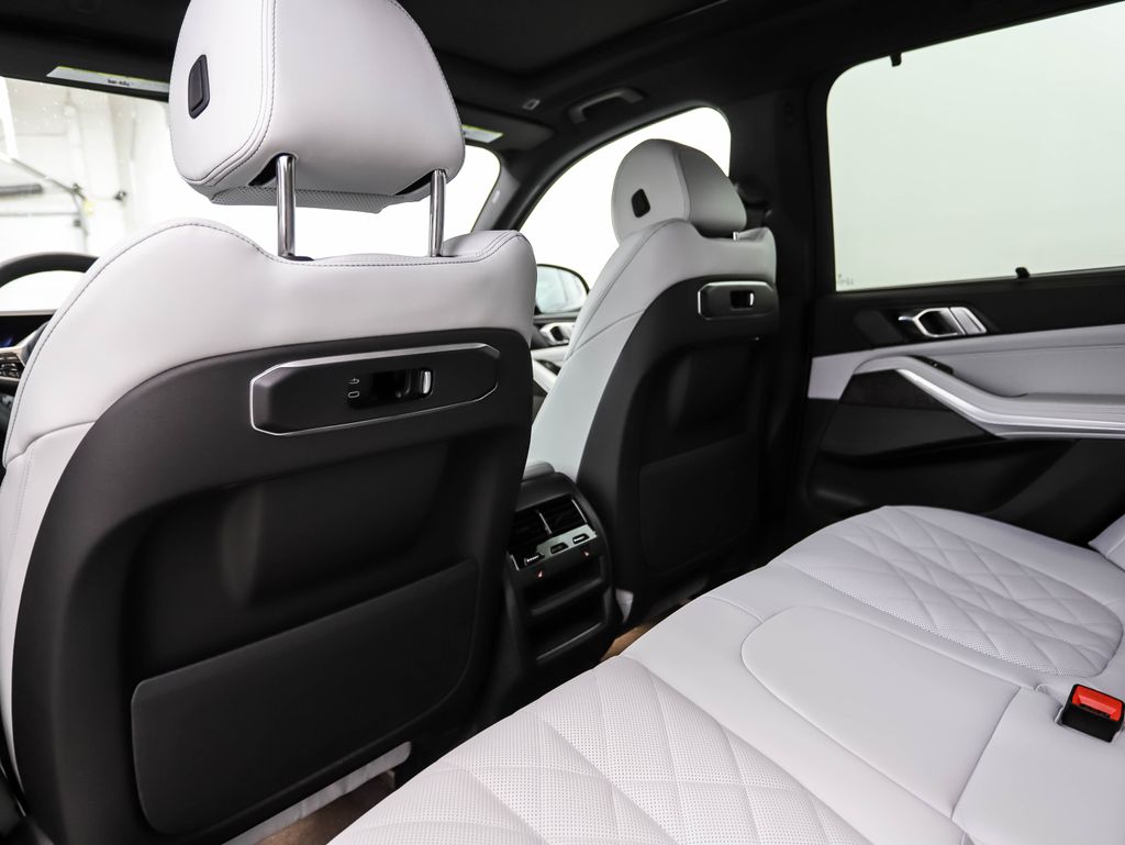 Thumbnail: 2026 BMW X5 - 21