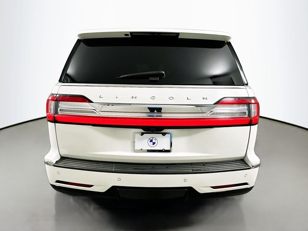 Thumbnail: 2021 Lincoln Navigator - 6