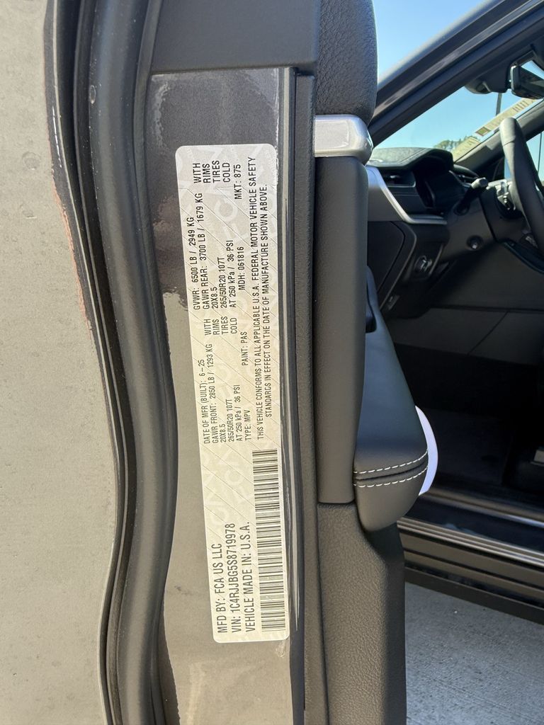 2025 Jeep Grand Cherokee L Limited Gray at DeMontrond Auto Country