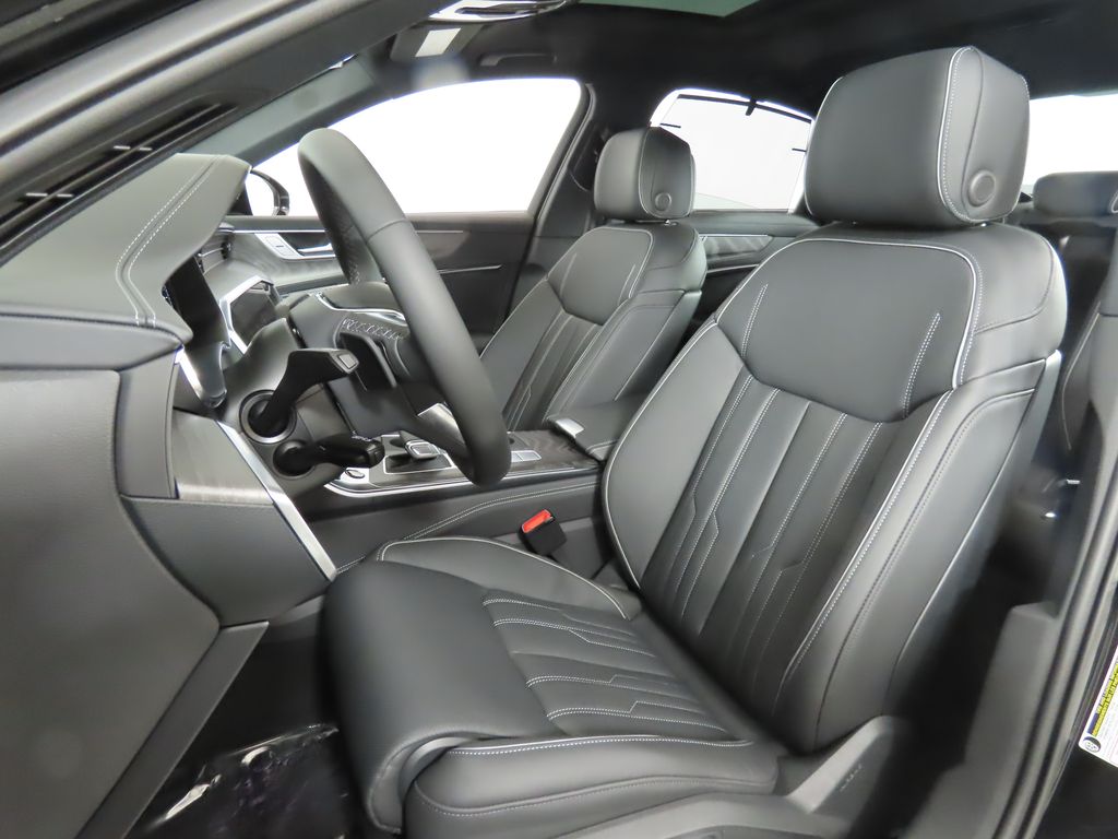 Thumbnail: 2025 Audi A6 - 32