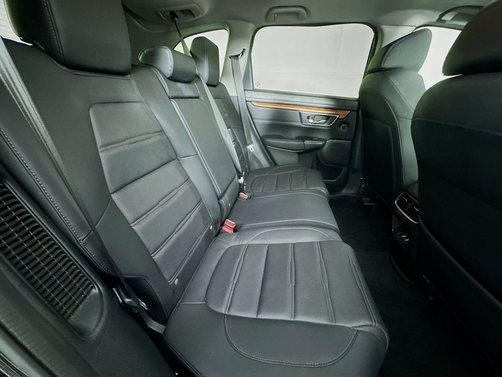 2022 Honda CR-V Hybrid Touring photo