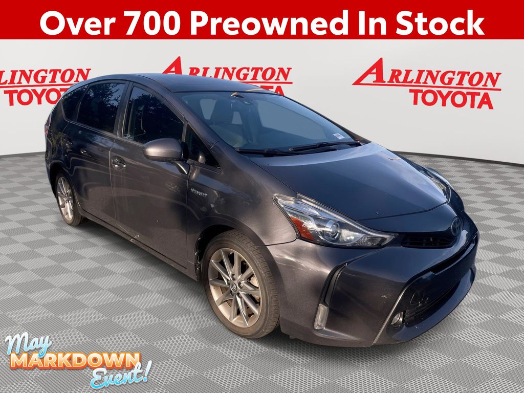 2017 Toyota Prius v Five's photo